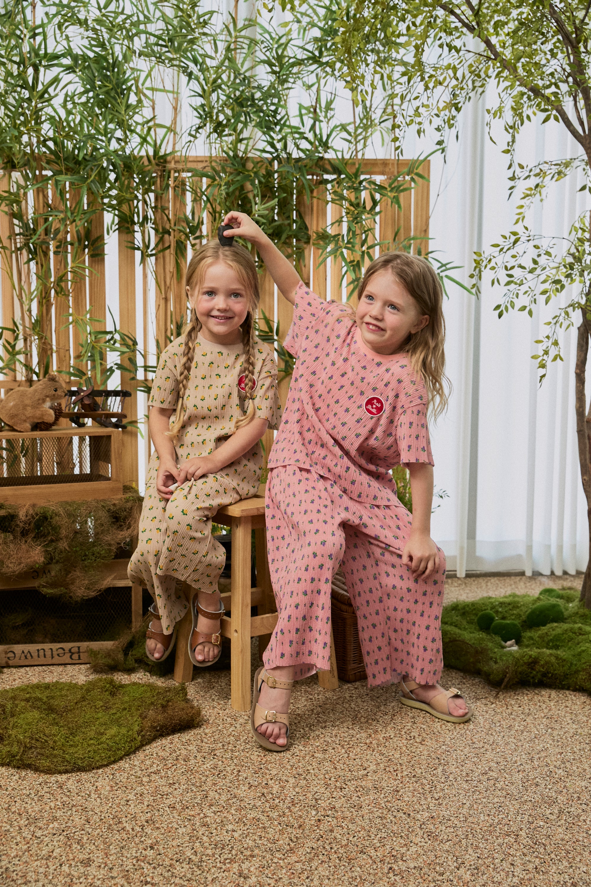 Floral Pleats Pants - Khaki