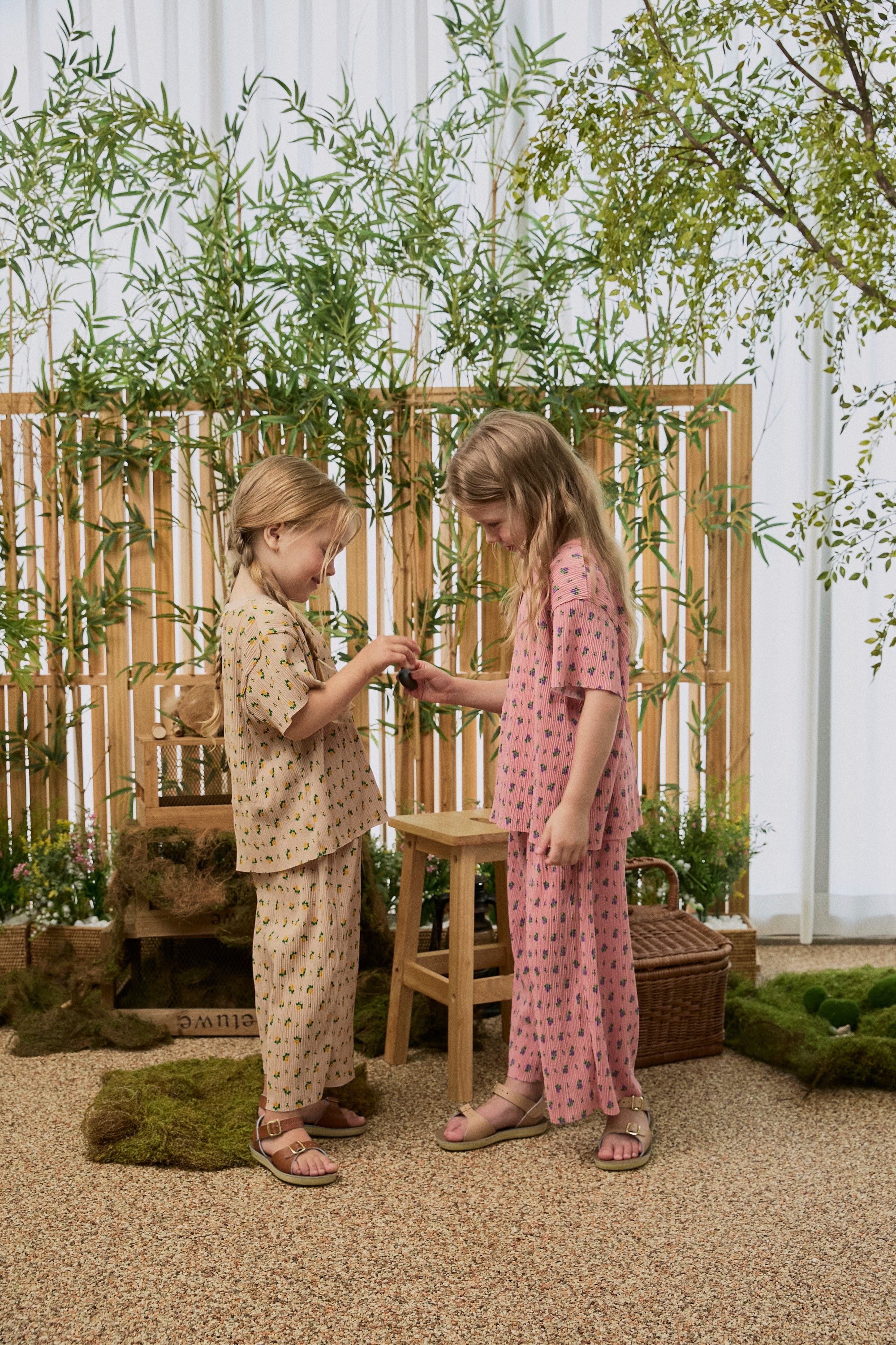 Floral Pleats Pants - Khaki